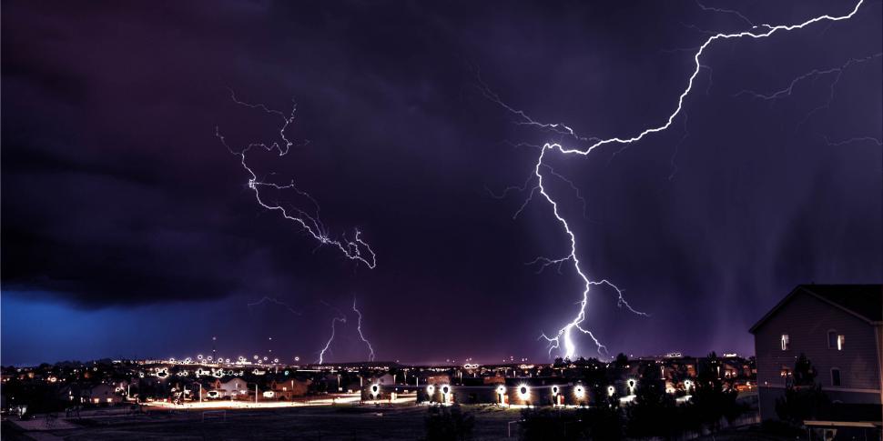 Free Image of Lightning strikes 