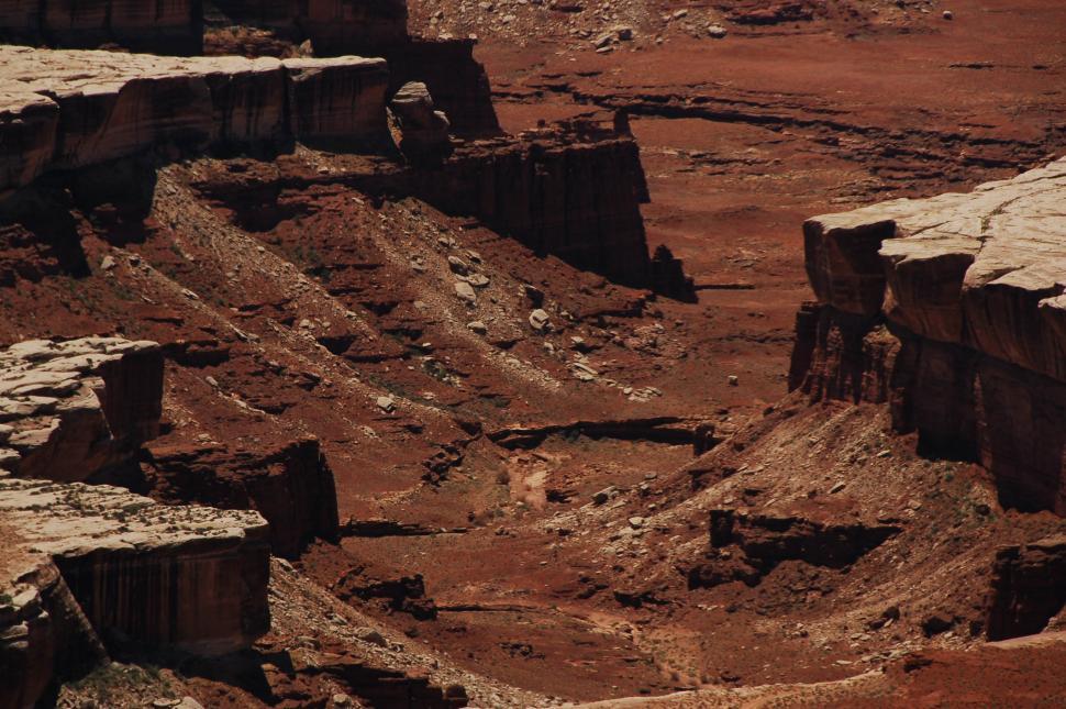 Free Image of Crumbling desert mesas 