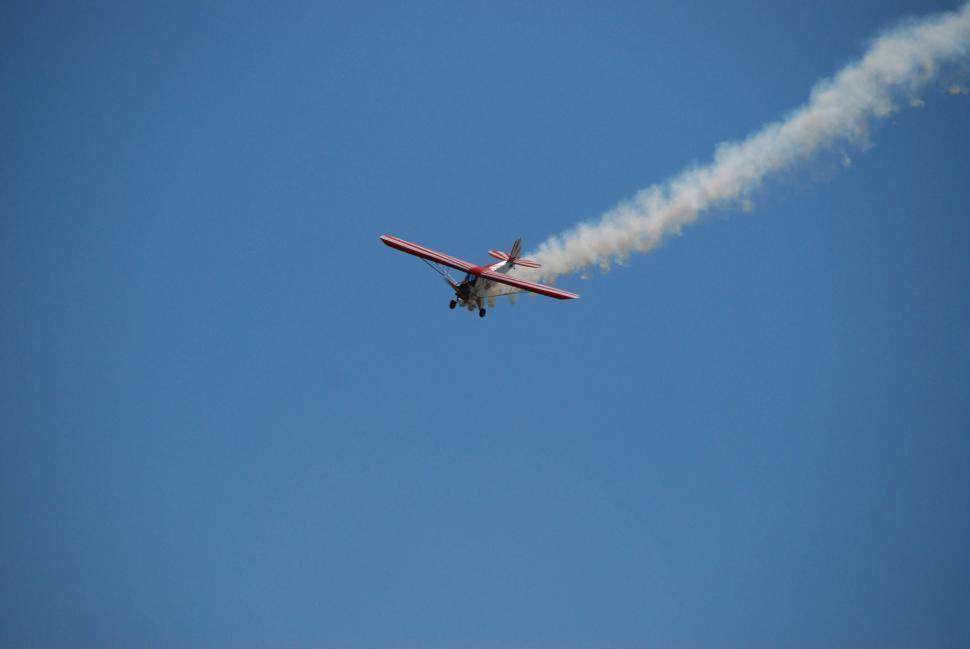 Free Image of Red and white airplane 