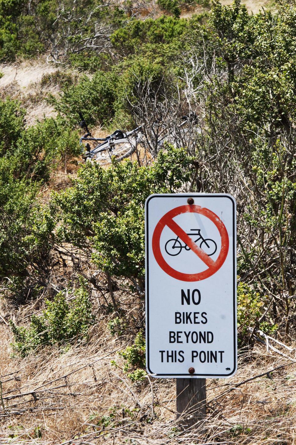 Free Image of No Bikes sign 