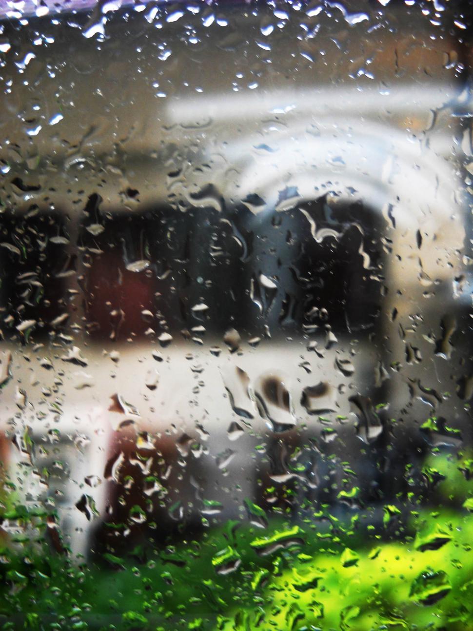 Free Image of Window and water drops 