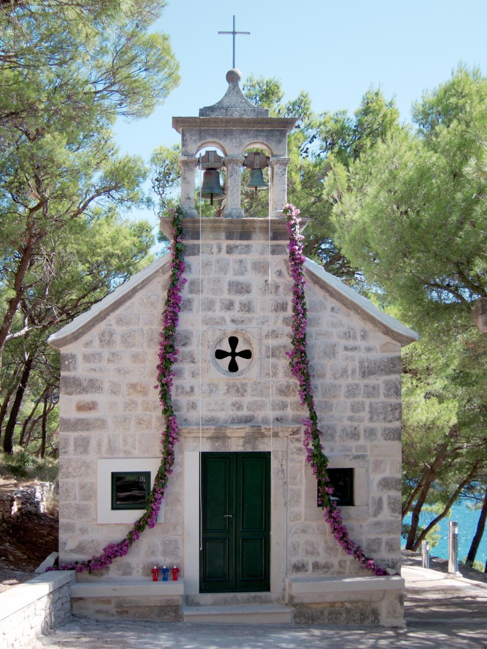 Free Image of Small church 