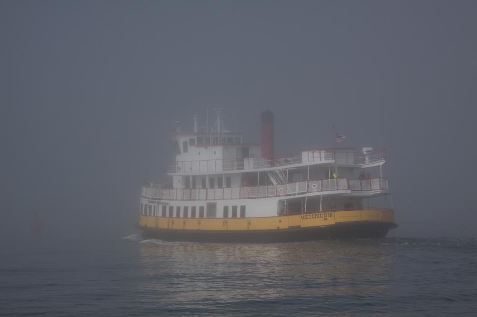 Free Image of Ship disappearing into the fog 