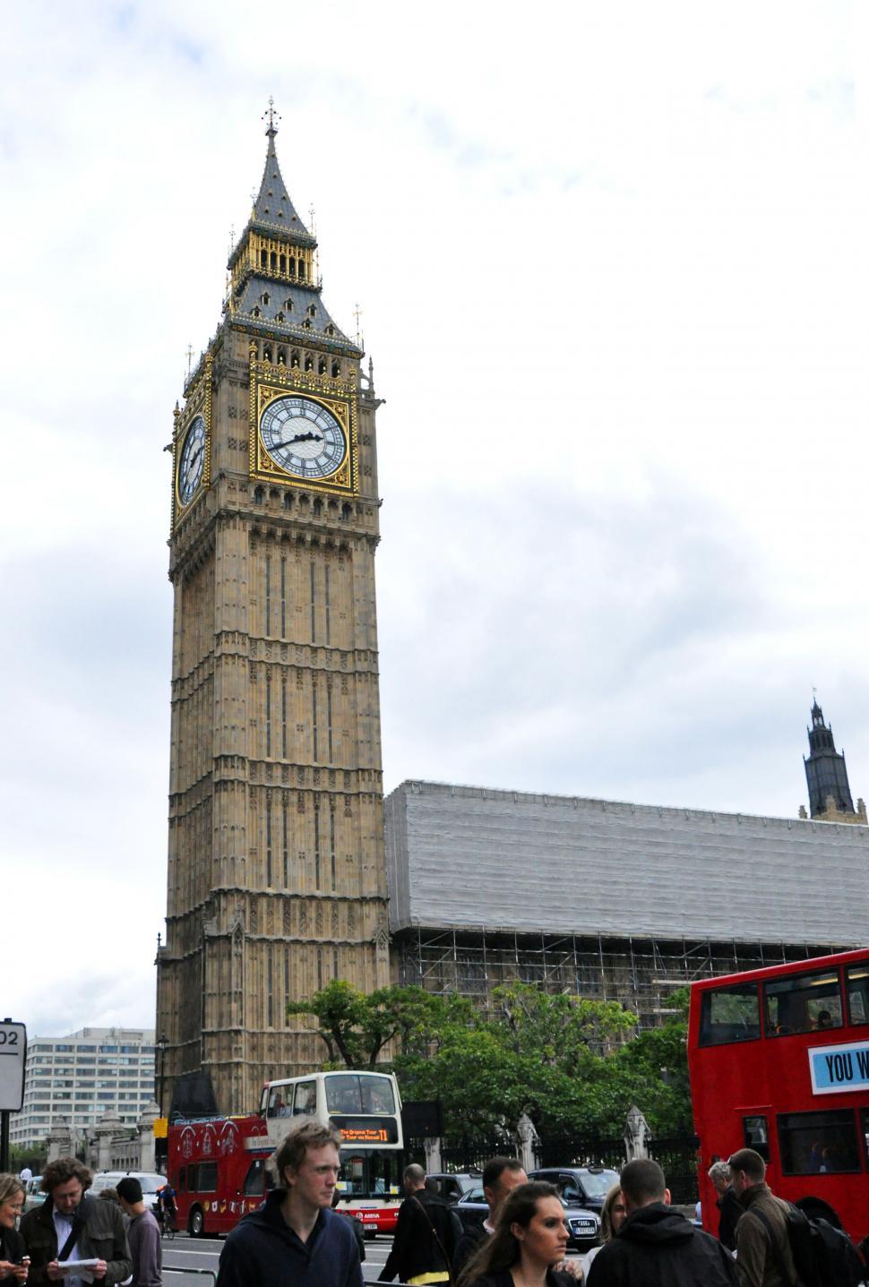 Free Image of London Big Ben & buses 