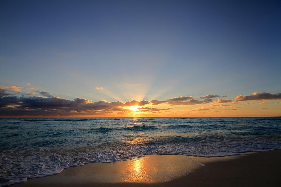 Free Image of Beach Sunrise 