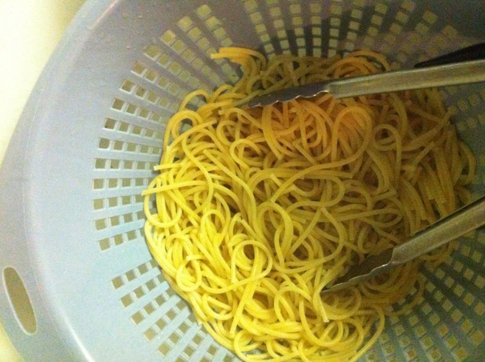Free Image of Spaghetti in Colander 