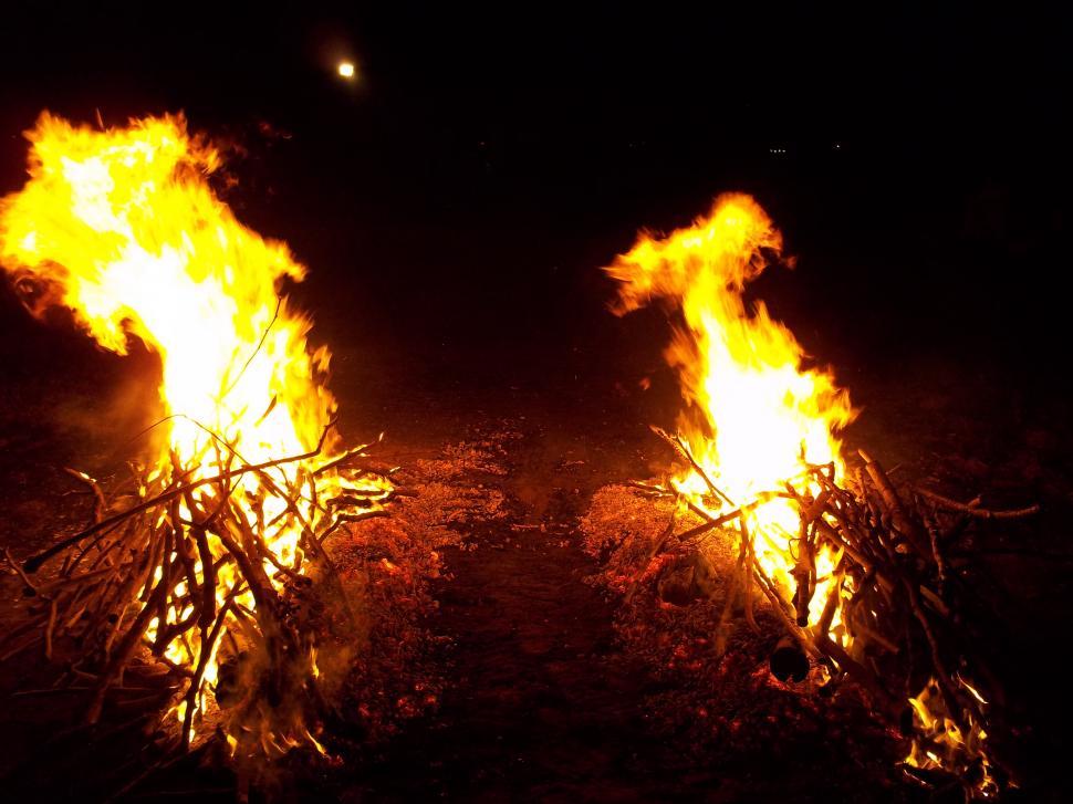 Free Image of Bonfire with yellow flames - Pagan Spring Equinox 