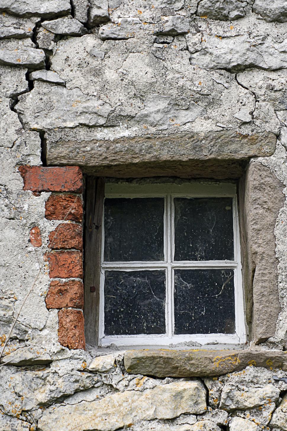 Free Image of old window 