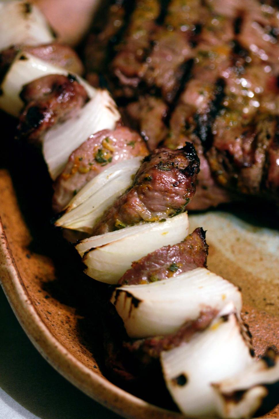Free Image of Beef kabobs with onions 