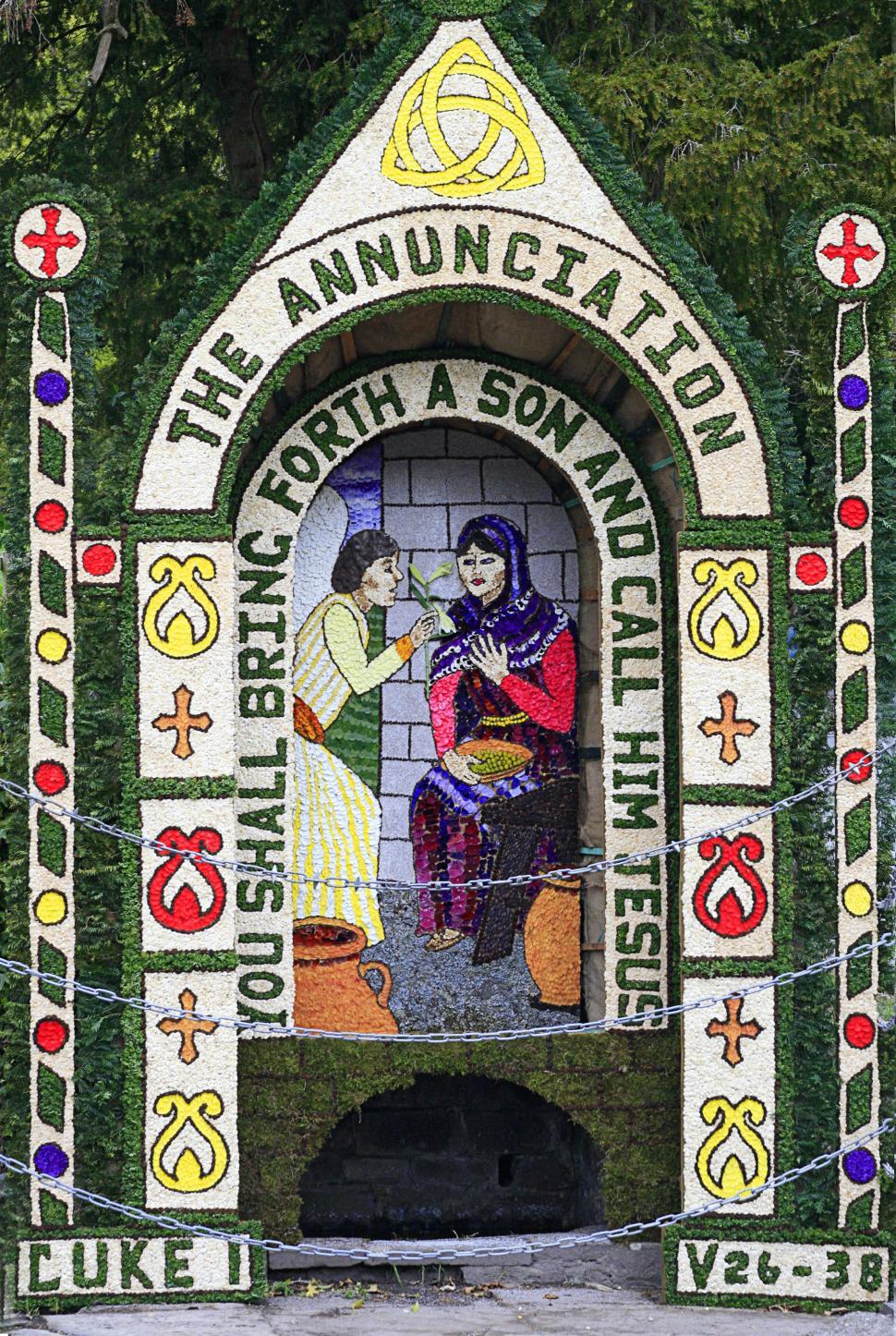 Free Image of well dressing 