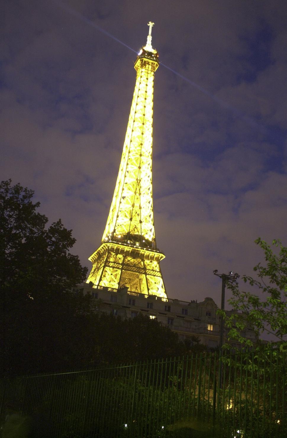 Free Image of Eiffel Tower 