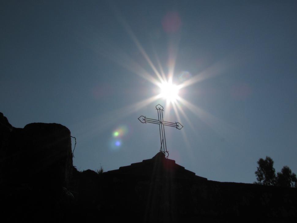 Free Image of Christian cross in sun 