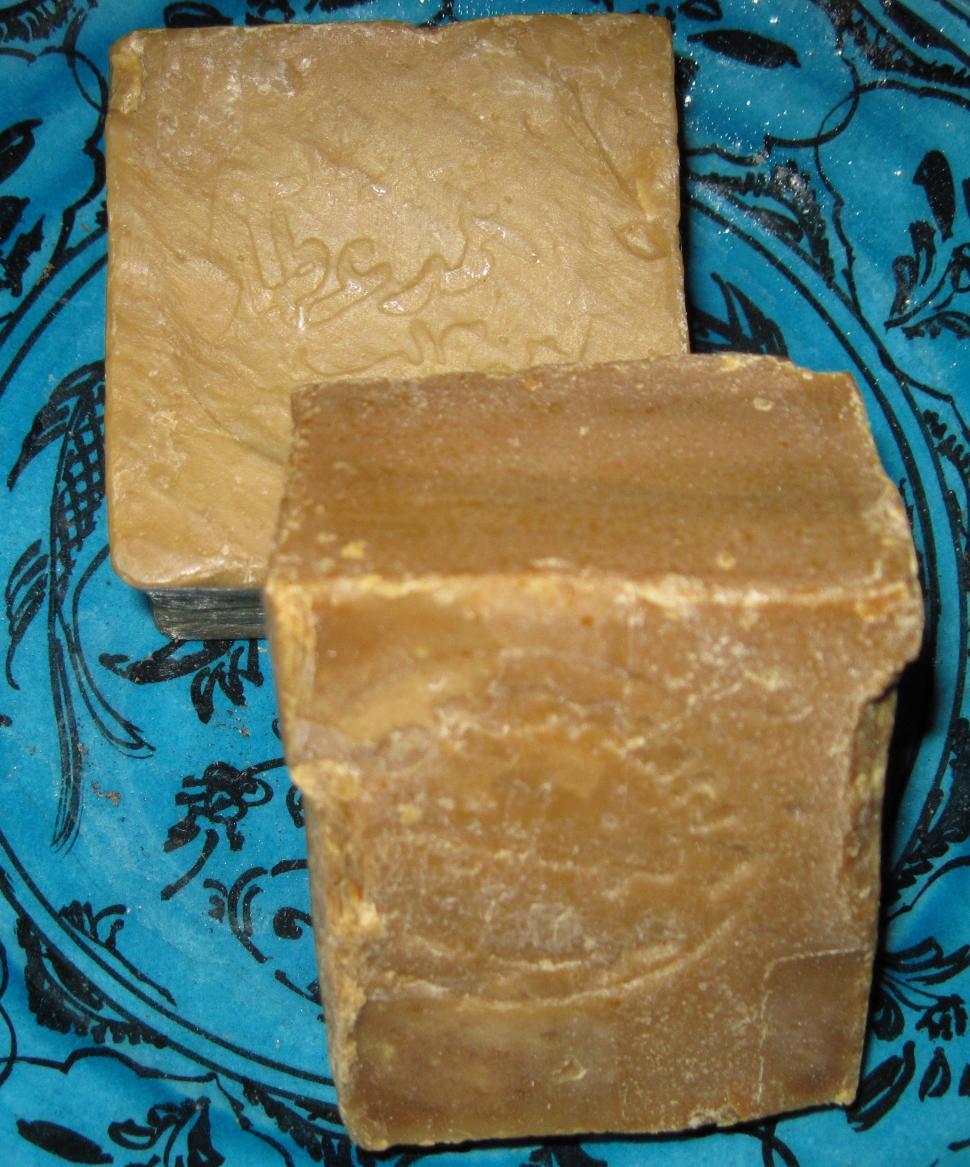 Free Image of Aleppo soaps in antique blue dish 