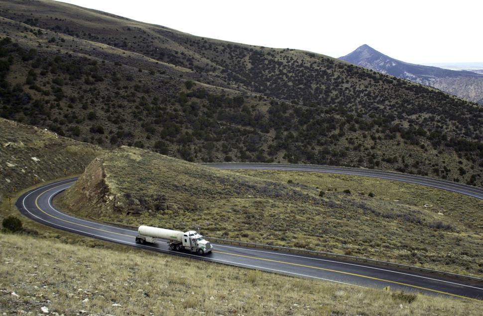 Free Image of Windy Road in Utah 