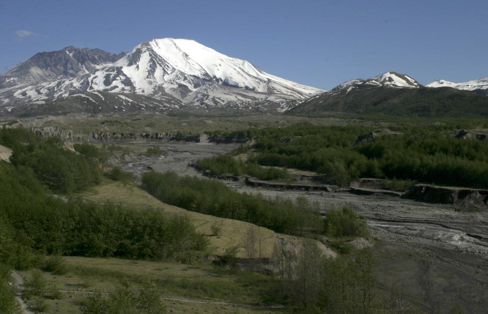 Free Image of Mount St. Helens 