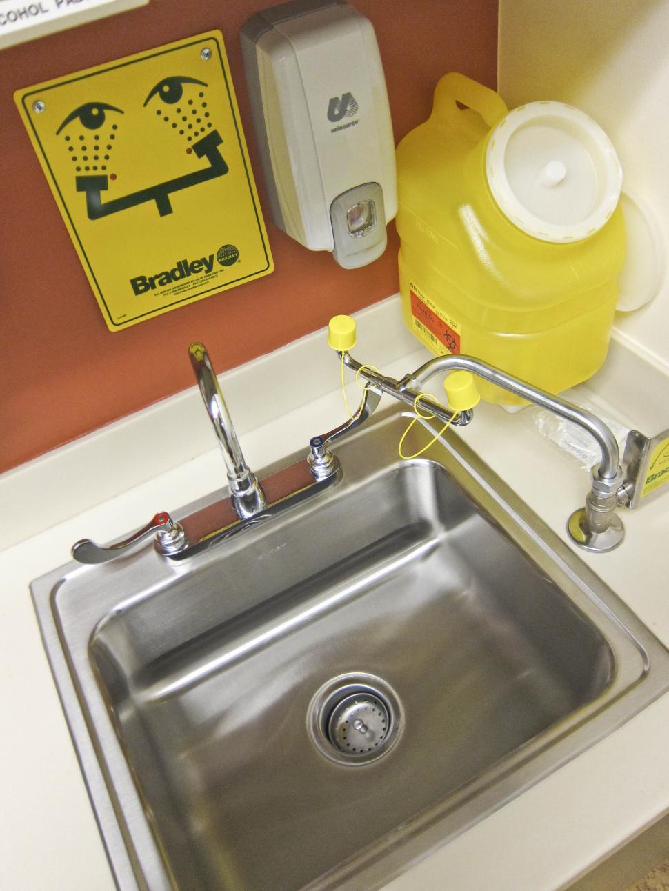 Free Image of clinic sink 