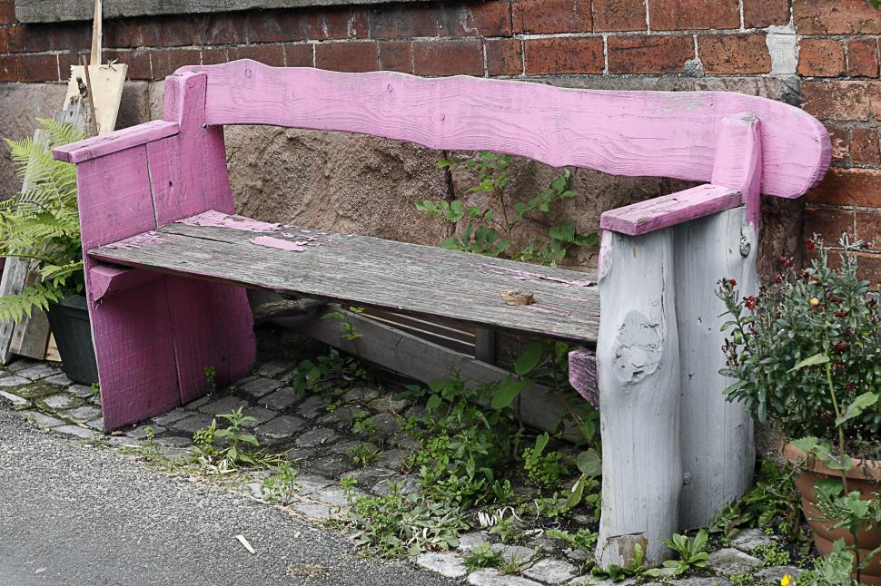 Free Image of pink bench 