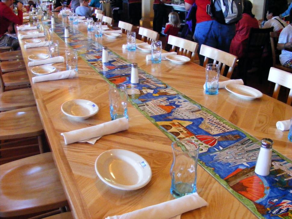 Free Image of Large Dinning Table 