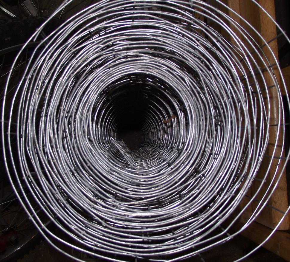Free Image of Coil of fence wire close up 