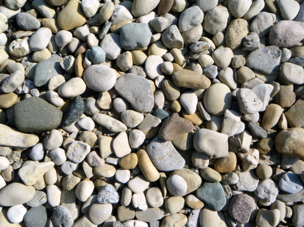 Free Image of Large river rocks 