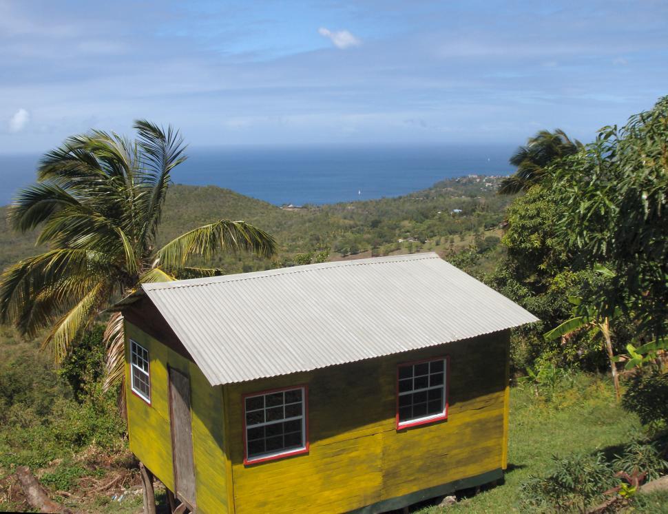Free Image of Small home overlooking the ocean in Panama 