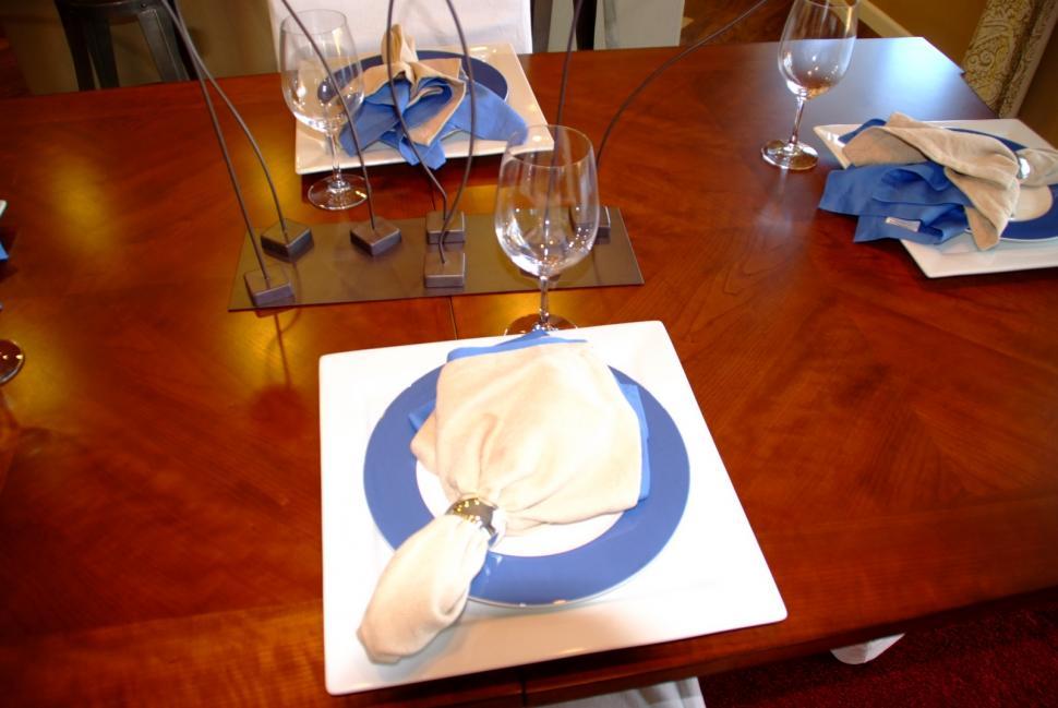 Free Image of Fancy Table Settings 
