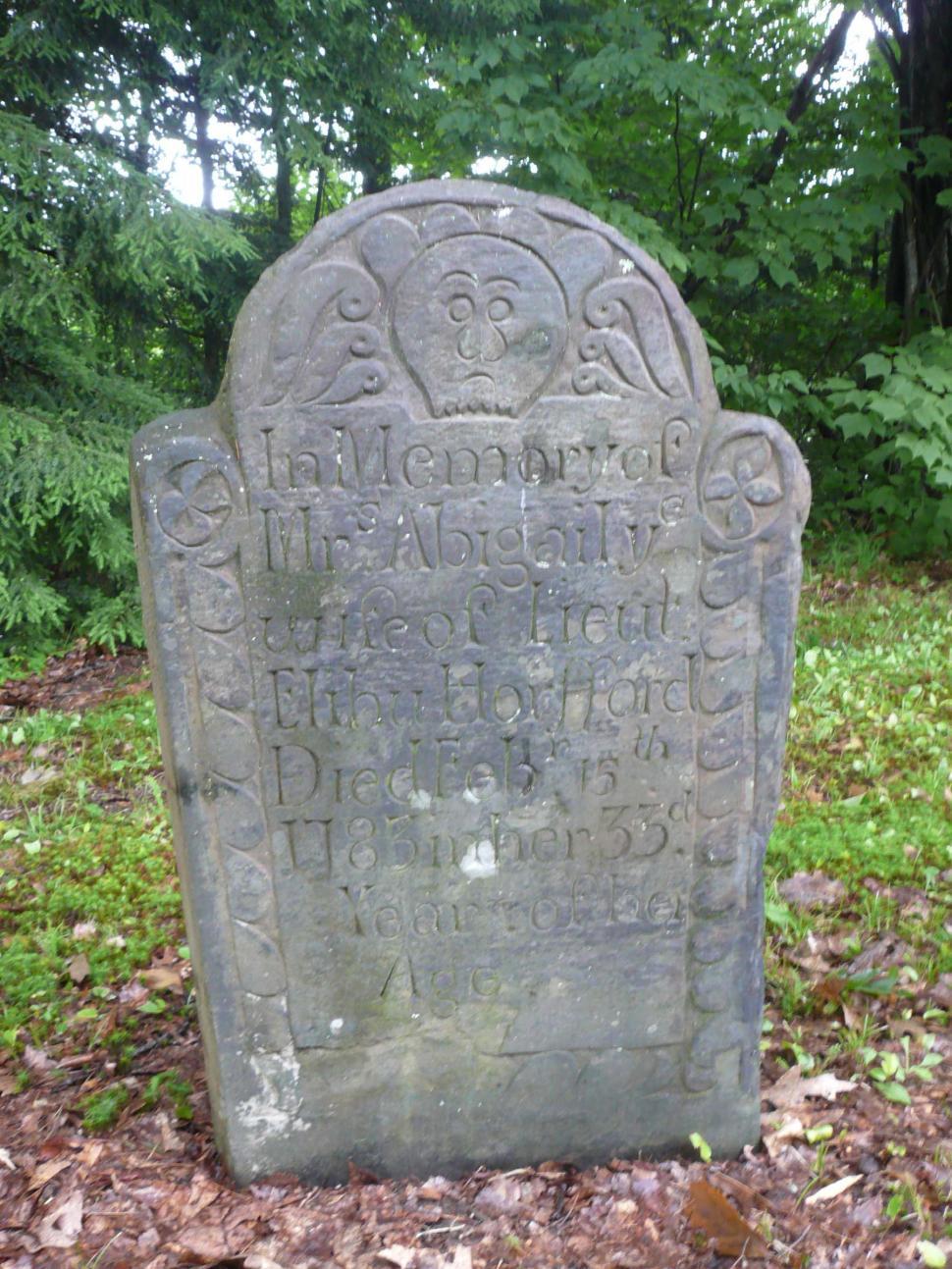 Free Image of Single Grave Marker 