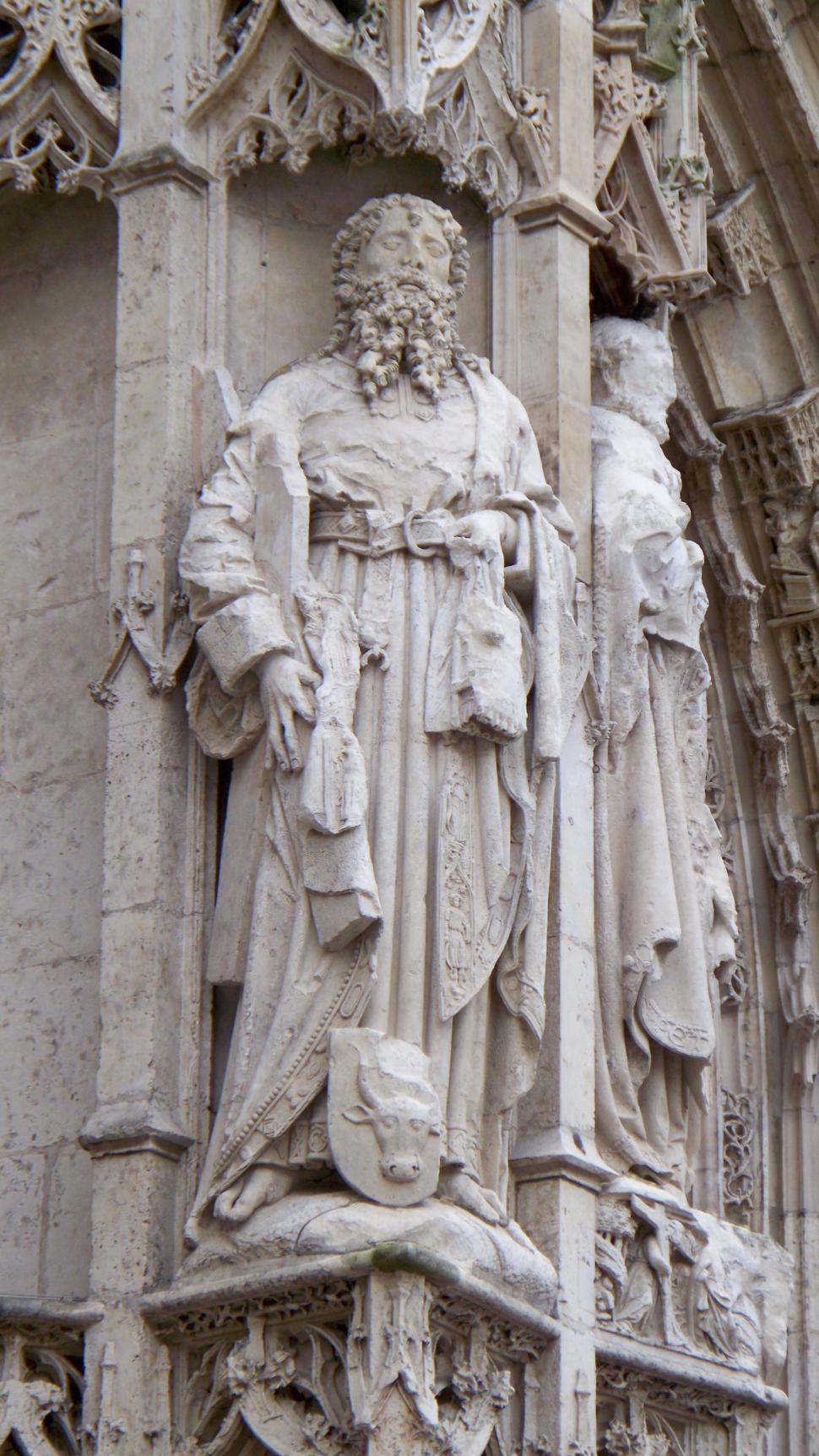 Free Image of Saint Statue 