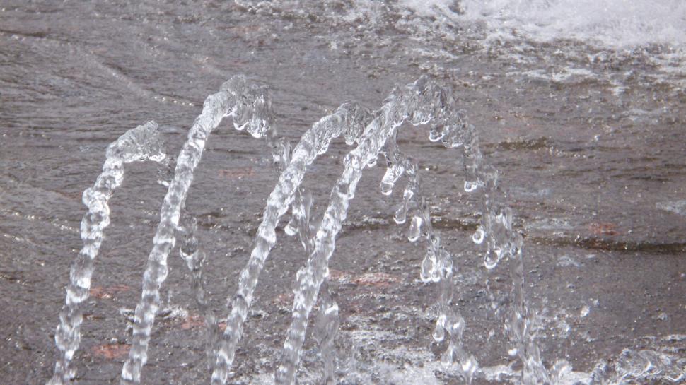 Free Image of Water Fountain 