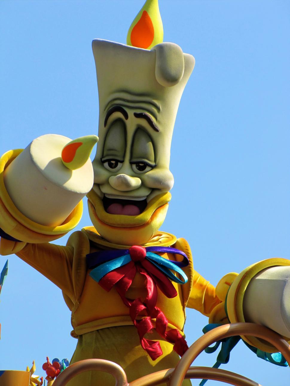 Free Image of Close Up of a Chef Statue 