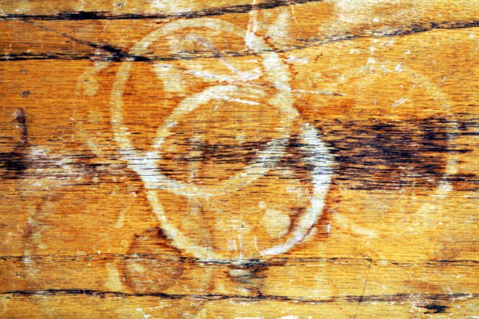Free Image of Ring stains on wood 