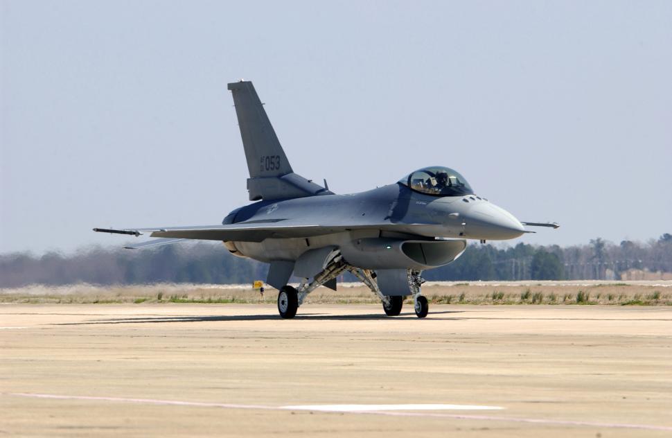 Free Image of Air Force F-16 Fighter 