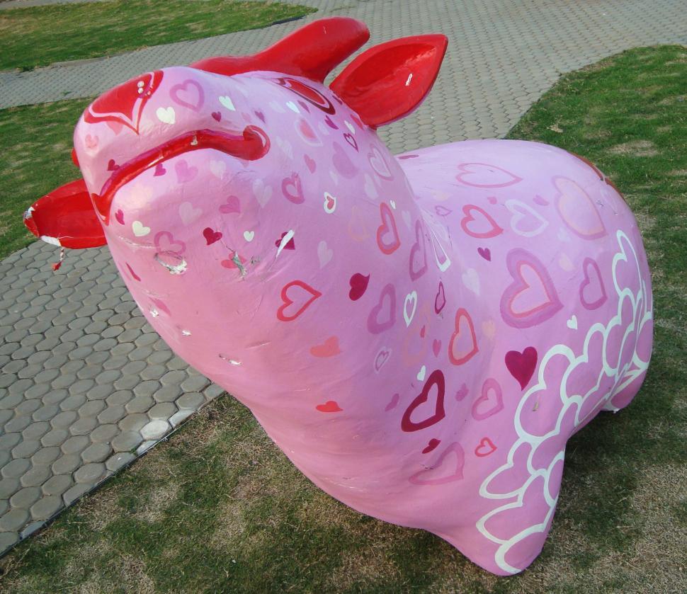 Free Image of Pink Pig Garden Feature 