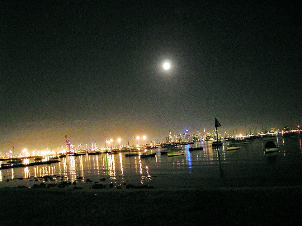 Free Image of Melbourne Harbour at night 