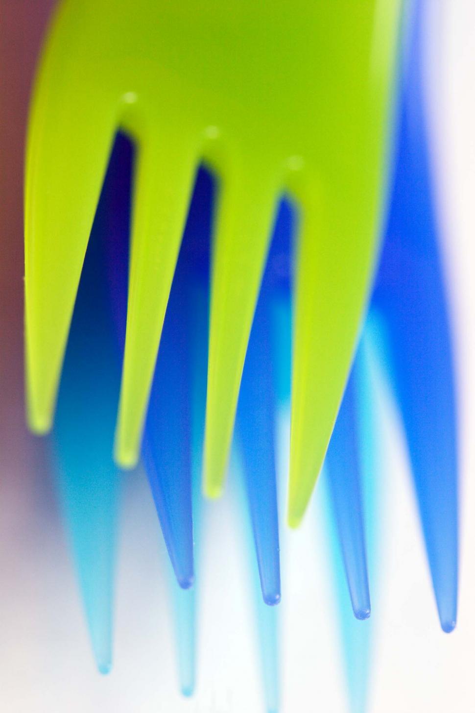 Free Image of Plastic forks 
