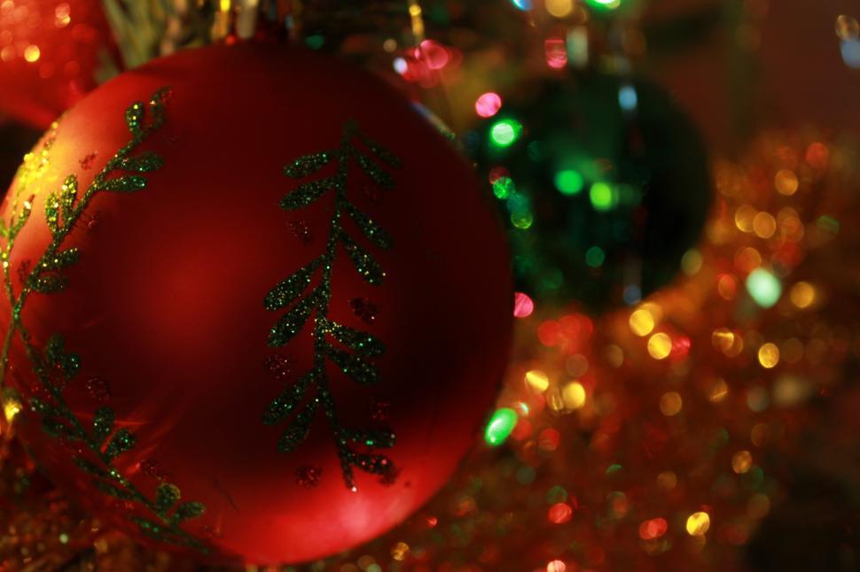 Free Image of Christmas decorations 