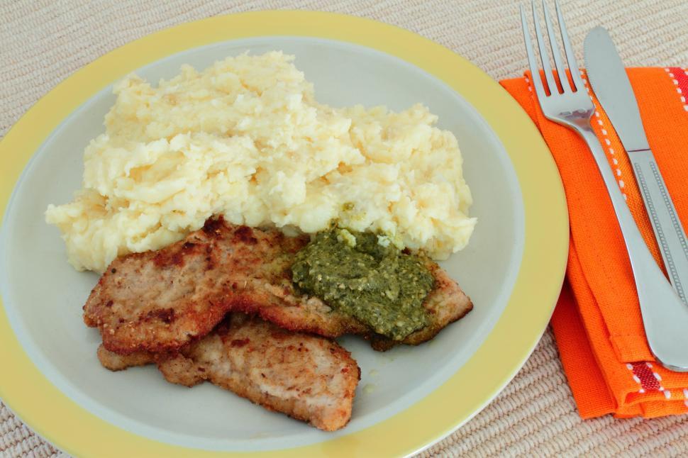 Free Image of schnitzels and mash potatoes 