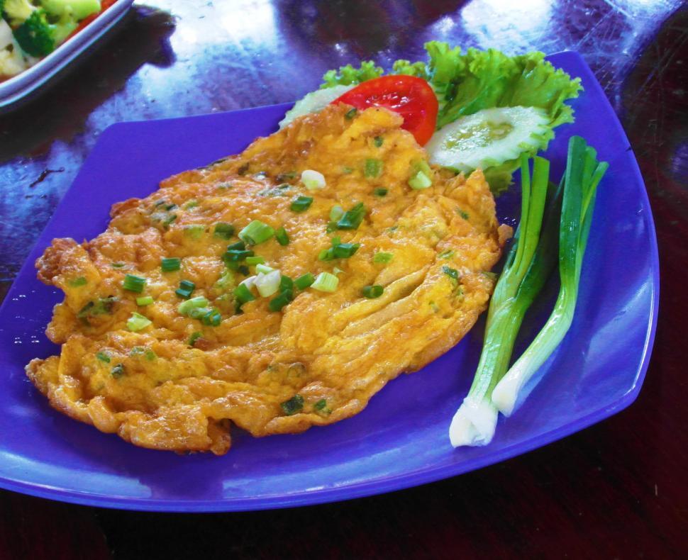 Free Image of Plain Omelette with Spring Onions 
