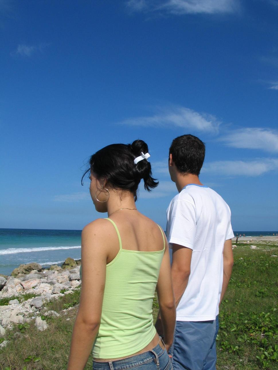 Free Image of Young Couple at Beach 