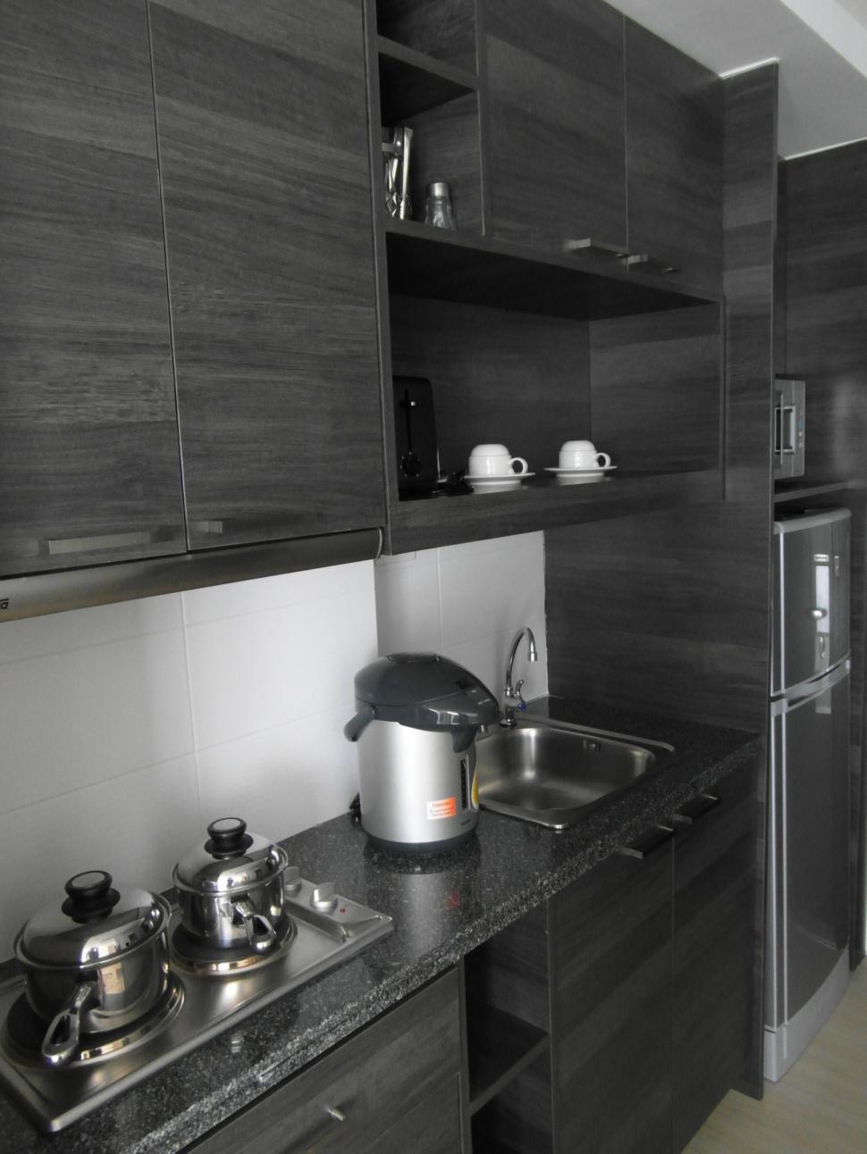 Free Image of Modern Apartment Kitchen 