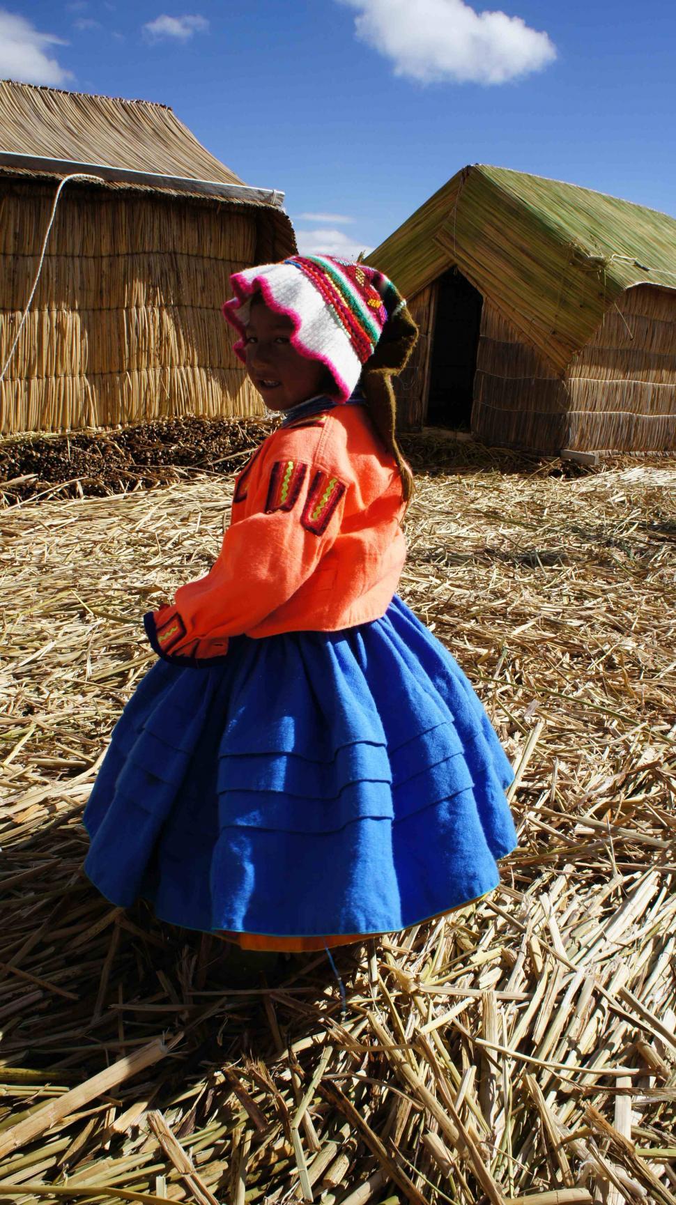 Free Image of Lake Titicaca Buildings and Families 