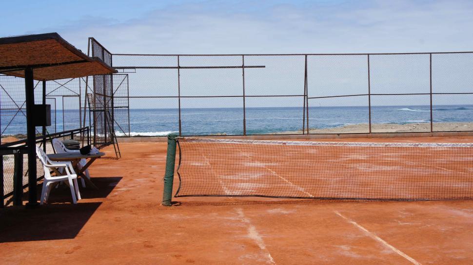 Free Image of Tennis on the Ocean 