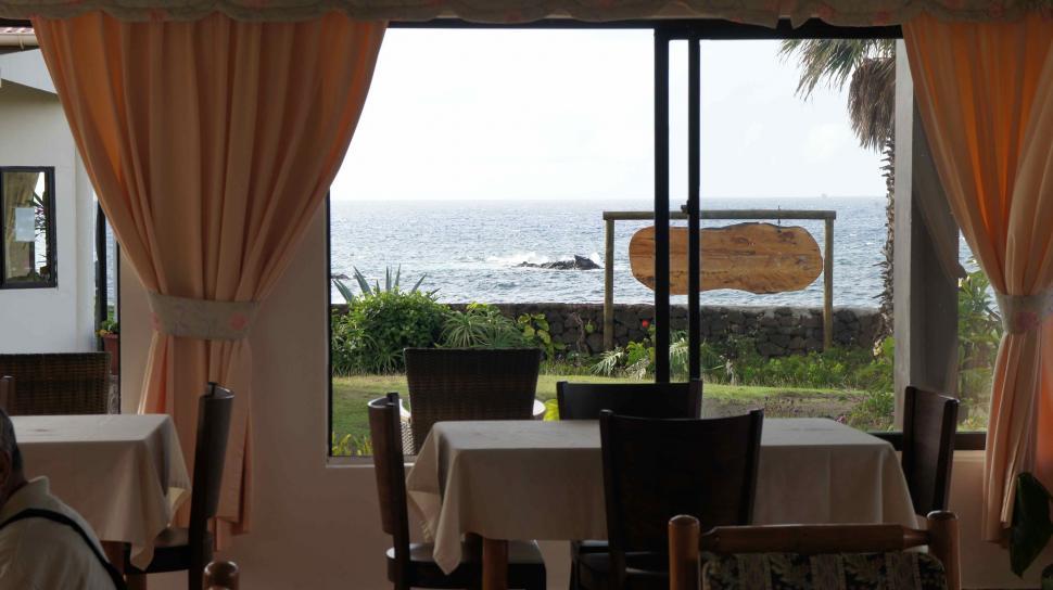 Free Image of Restaurant View of the Ocean 