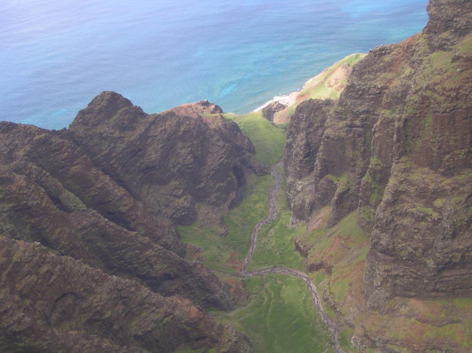 Free Image of Hawaiian Mountains 