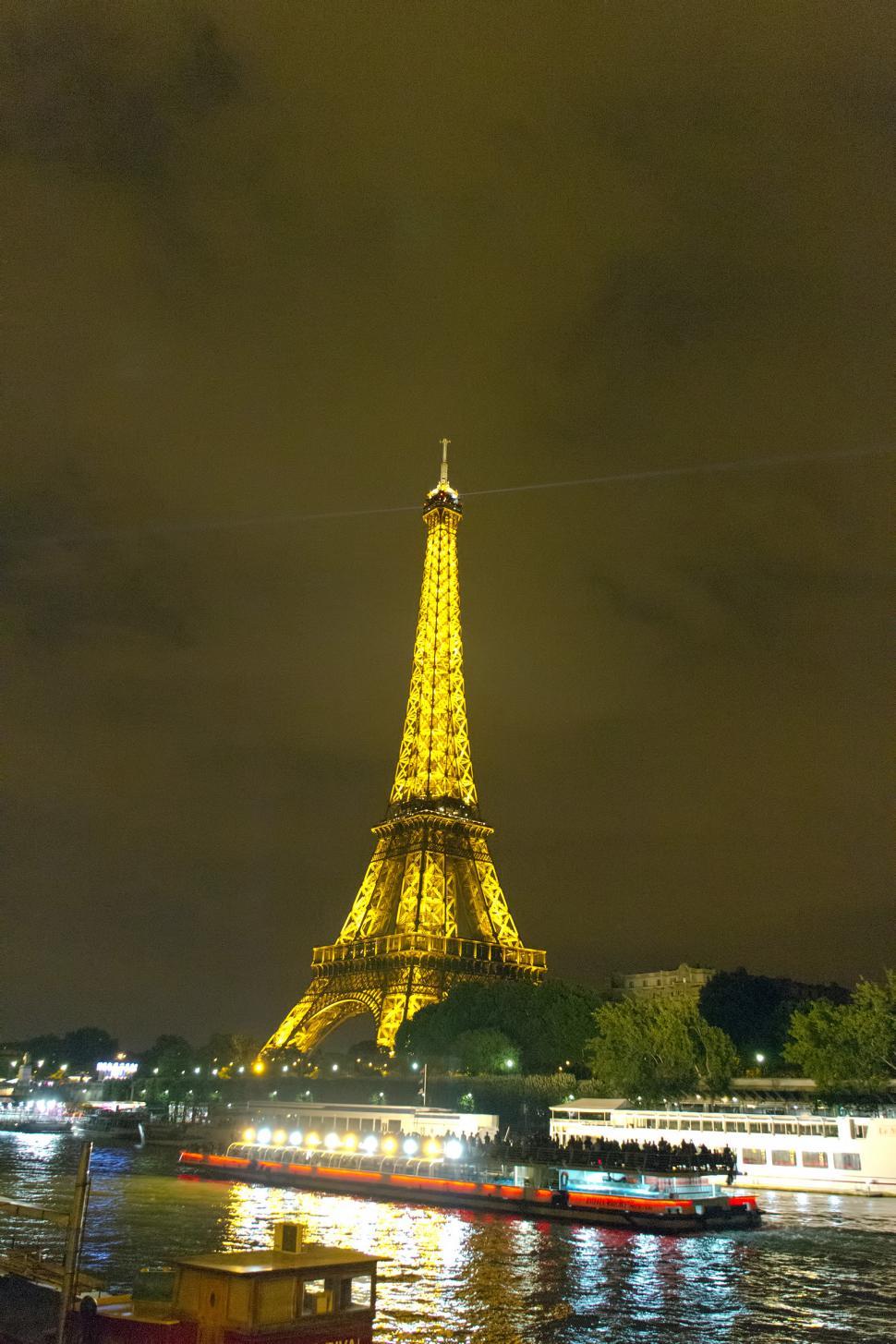 Free Image of Eiffel Tower 
