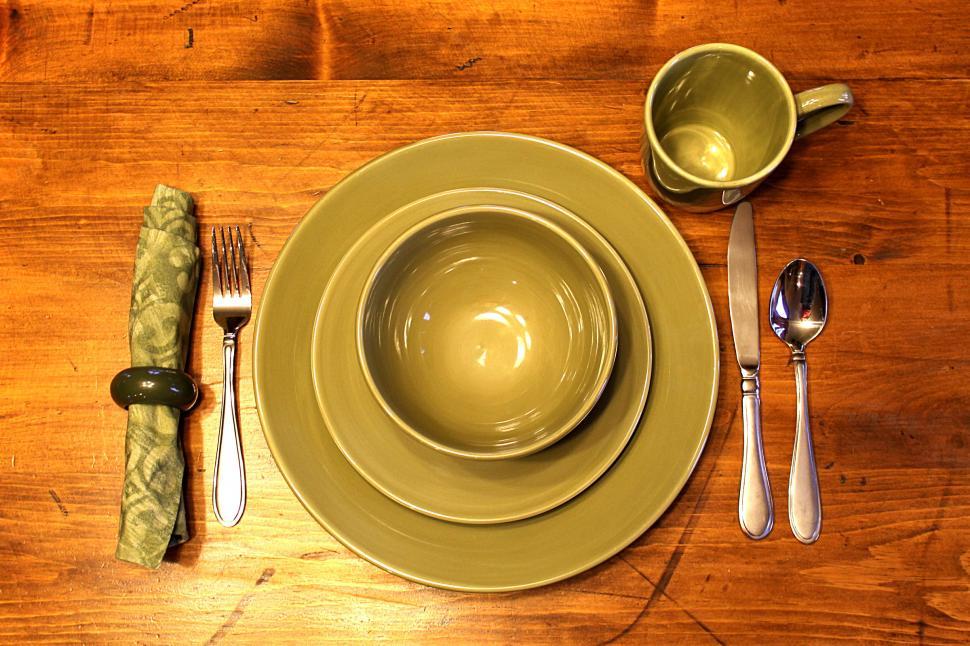 Free Image of Green Place Setting 