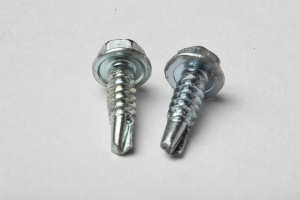 Free Image of Two screws 