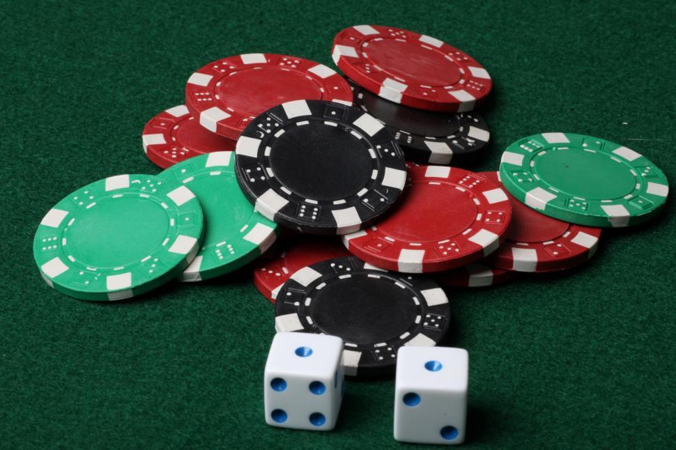 Free Image of Dice and Poker chips on black 