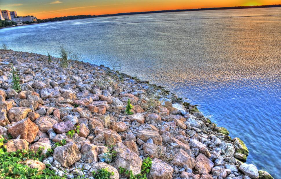 Free Image of Lakeshore before Sunrise 