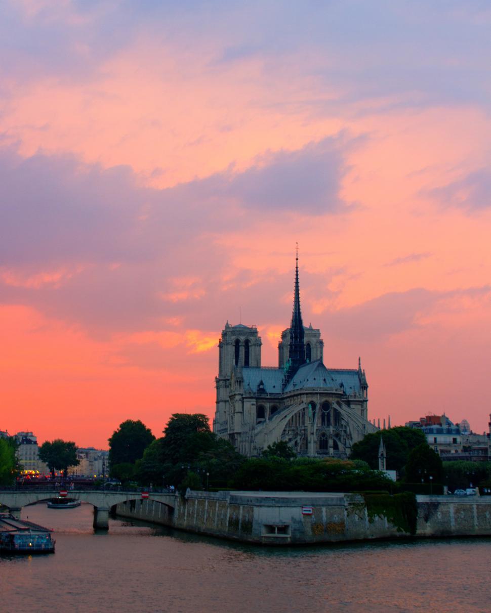 Free Image of Notre Dame cathedral  